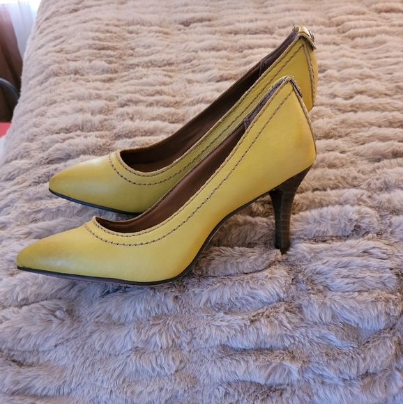 Calvin Klein Heels - Picture 8 of 8